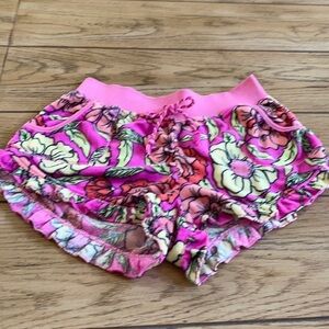 Betsy Johnson Ruffled shorts cozy